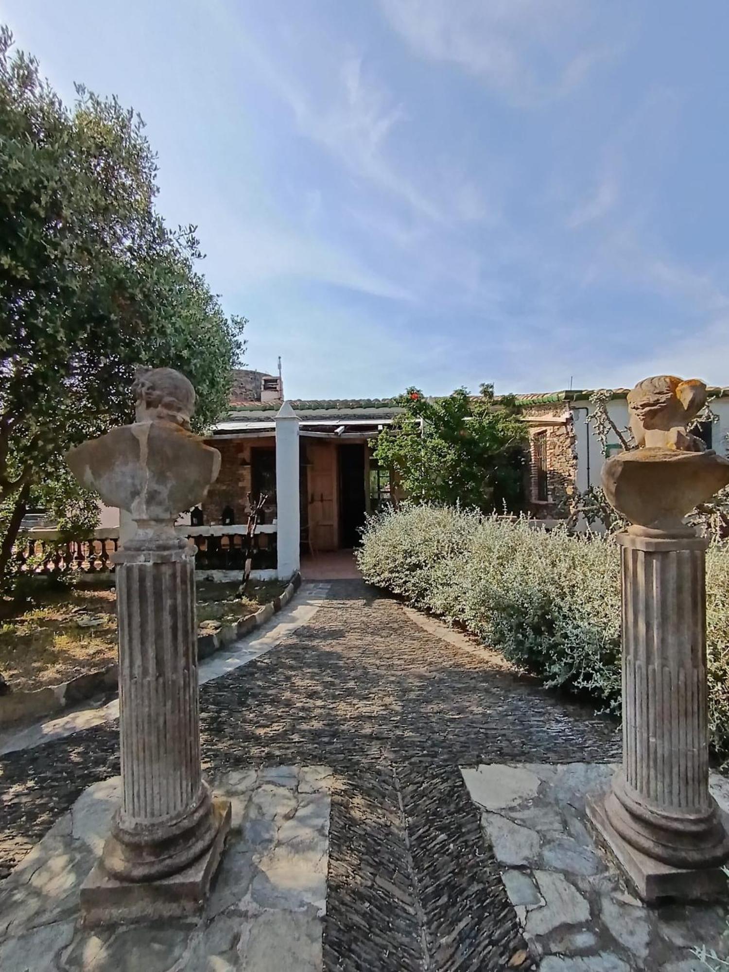 Isla Privada En Cadaques De Ensueno Con 11 Habitaciones Dobles Con Bano Privado Y Piscina Экстерьер фото