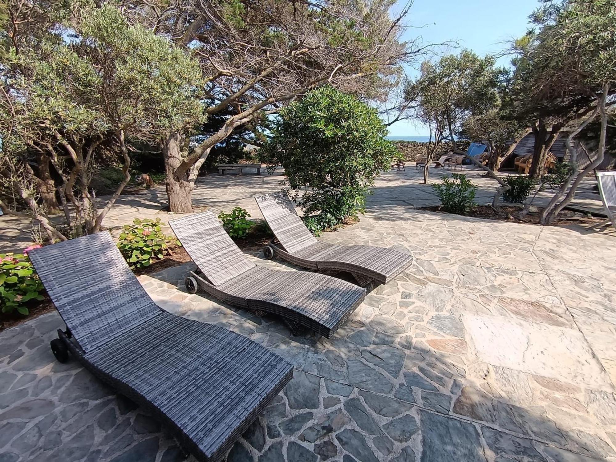 Isla Privada En Cadaques De Ensueno Con 11 Habitaciones Dobles Con Bano Privado Y Piscina Экстерьер фото