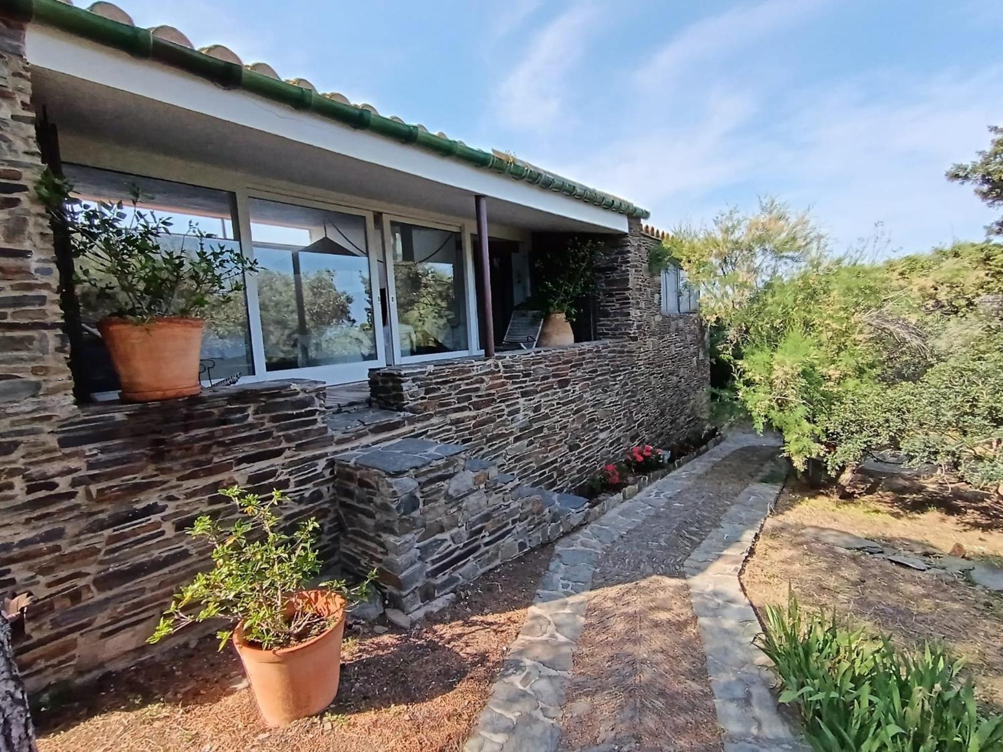 Isla Privada En Cadaques De Ensueno Con 11 Habitaciones Dobles Con Bano Privado Y Piscina Экстерьер фото